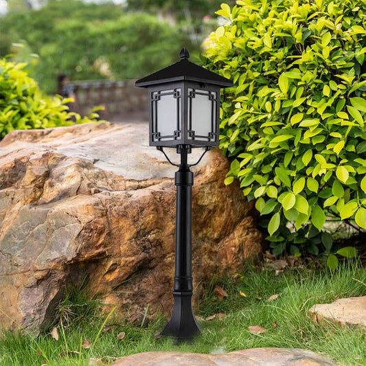 Syle Lantern Windowpane Post Light | Celestre