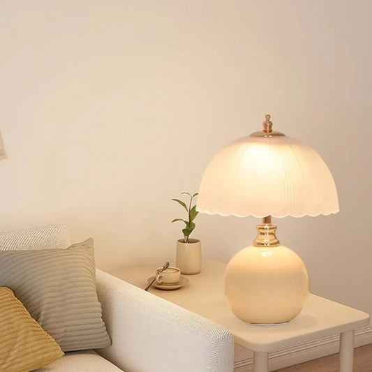 Limo Scalloped Table Lamp | Celestre