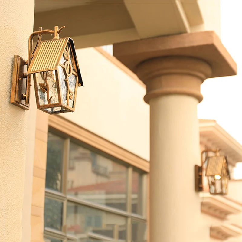 Husa Carriage House Outdoor Wall Light | Celestre