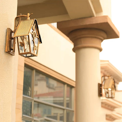Husa Carriage House Outdoor Wall Light | Celestre