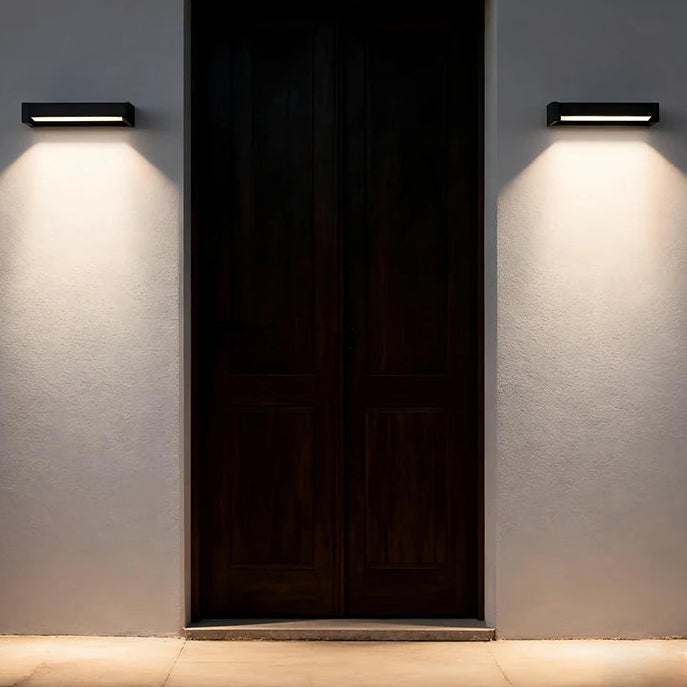 Erixa Adjustable Linear Outdoor Wall Light | Celestre