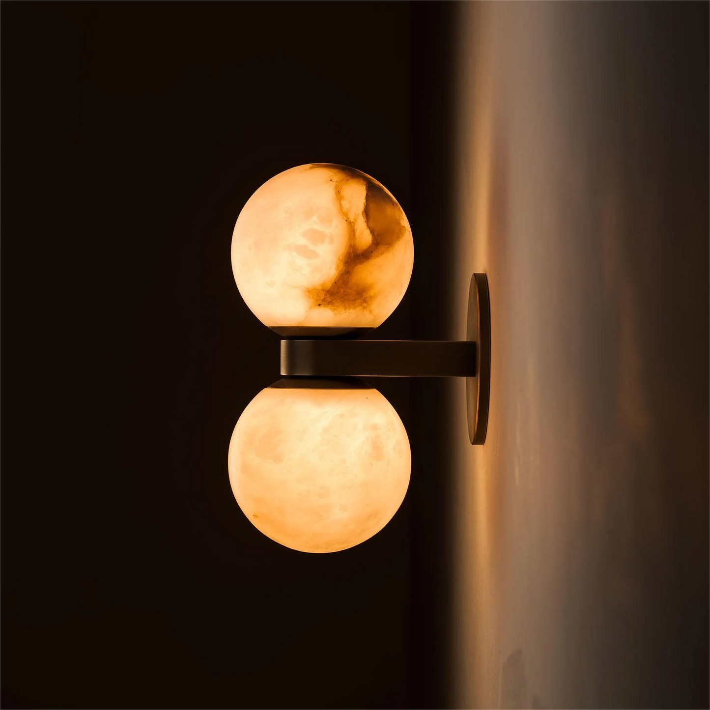 Lysa Alabaster Hourglass Wall Light Ø12cm | Celestre