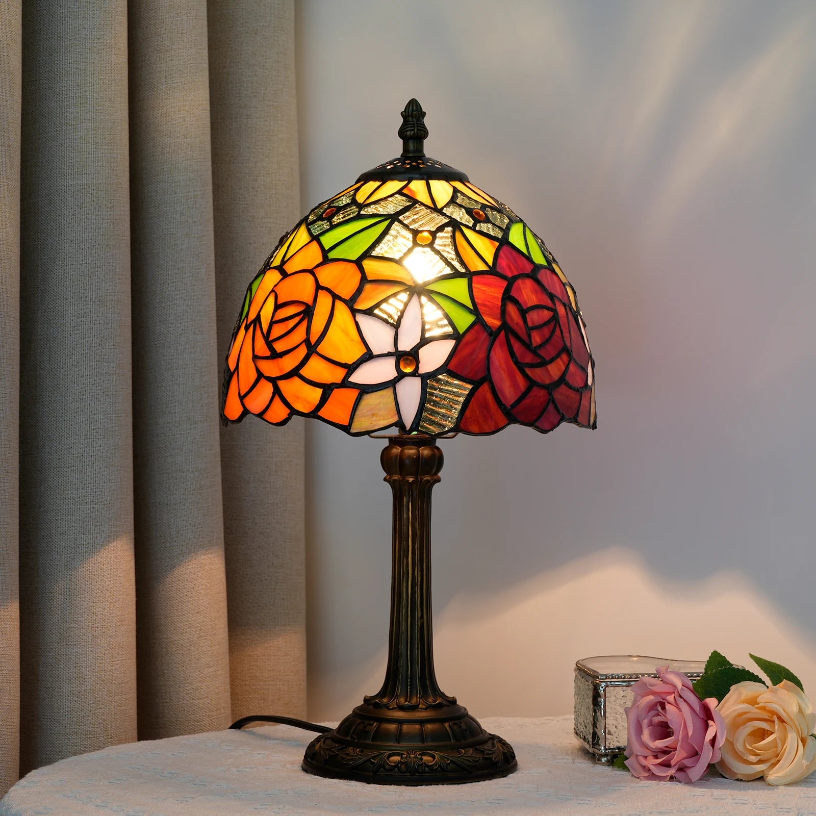 Lave Vintage Table Lamp Gorgeous rose | Celestre