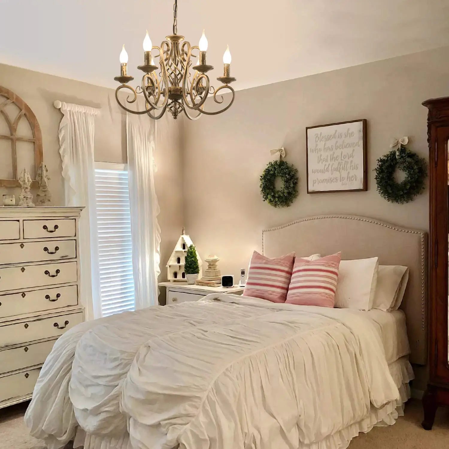 Nizu French Candelabra Chandelier | Celestre