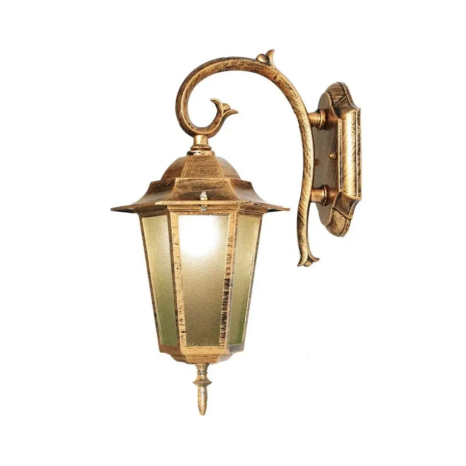 Beve Coach Lantern Outdoor Wall Light | Celestre