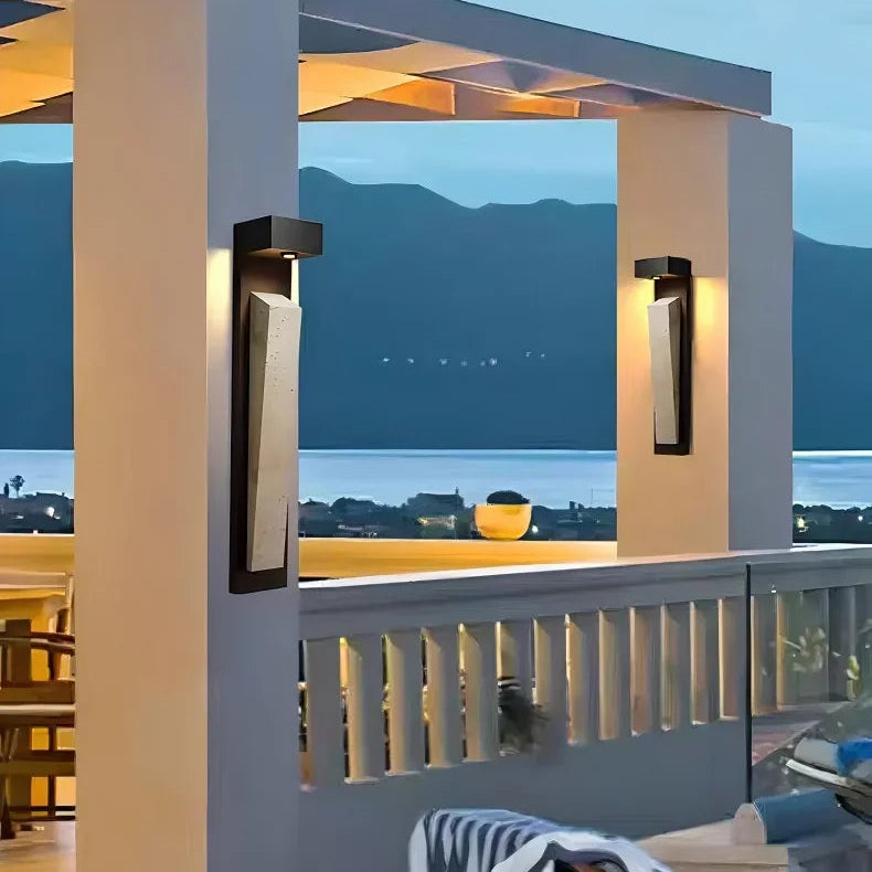 Yero Long Strip Outdoor Wall Light | Celestre