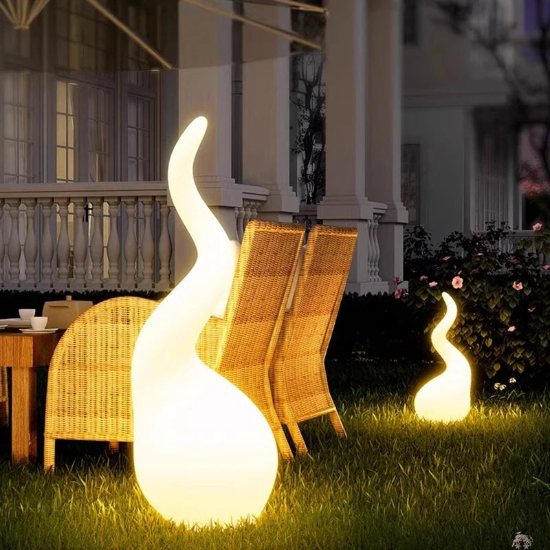 Daxi Outdoor Swirl Outdoor Floor Lamp | Celestre
