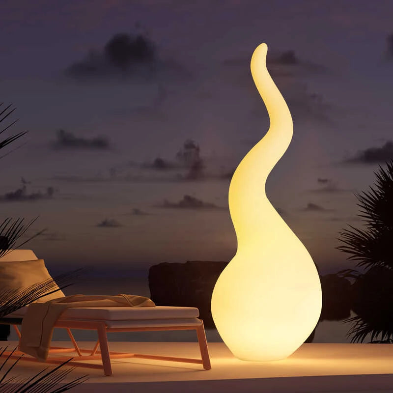 Daxi Outdoor Swirl Outdoor Floor Lamp | Celestre