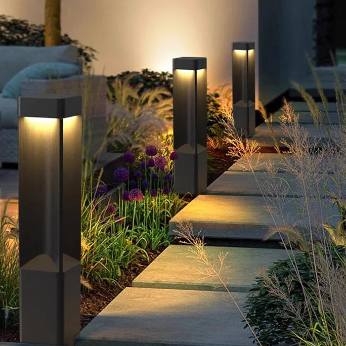 Zeta Pillar Outdoor Bollard Light | Celestre