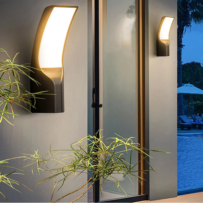Hela Arc Outdoor Wall Light | Celestre