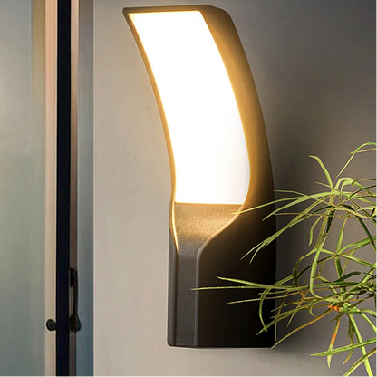 Hela Arc Outdoor Wall Light | Celestre