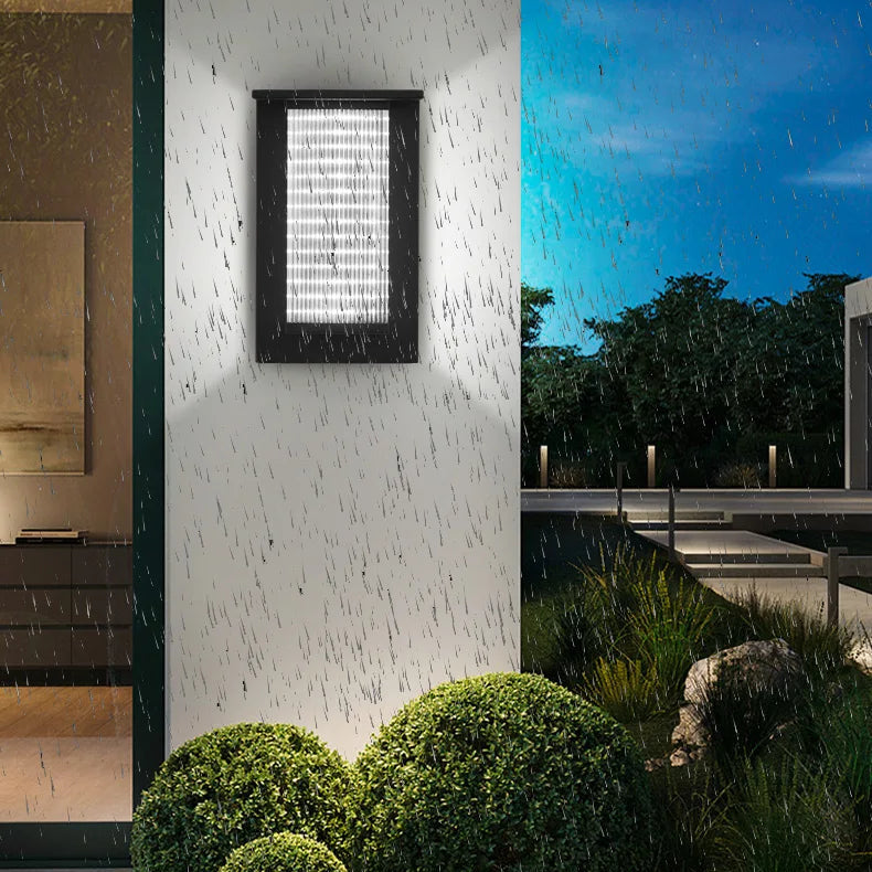 Lili Industrial Ribbed Outdoor Wall Light | Celestre