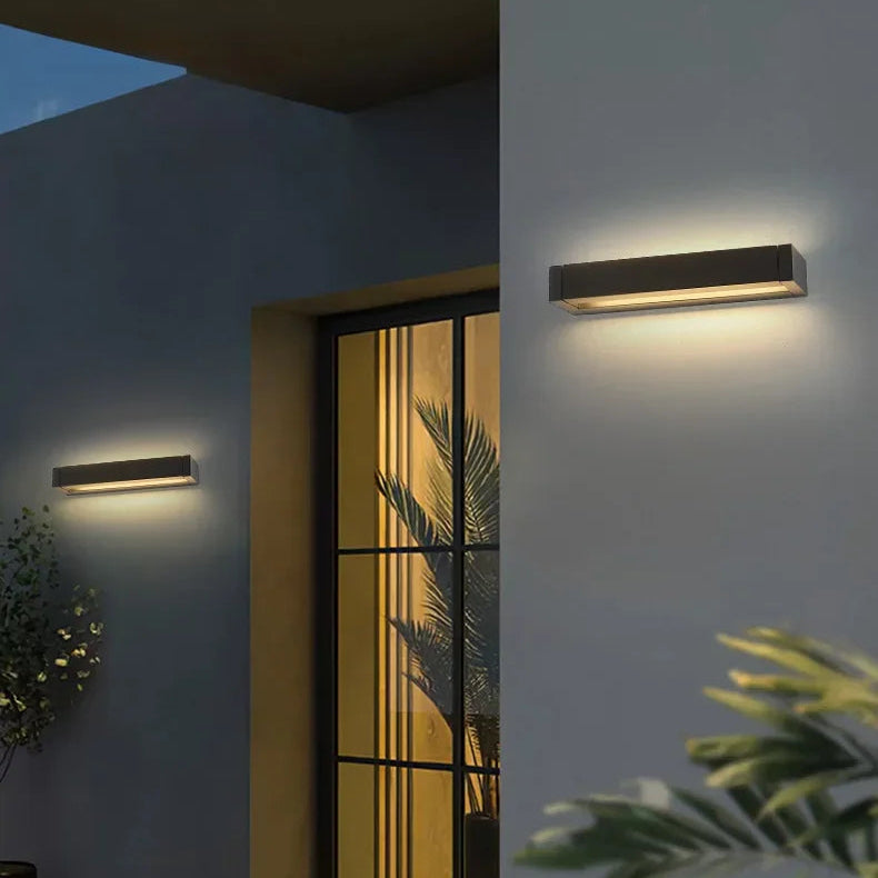 Erixa Adjustable Linear Outdoor Wall Light | Celestre