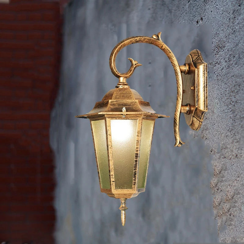 Beve Coach Lantern Outdoor Wall Light Bronze | Celestre
