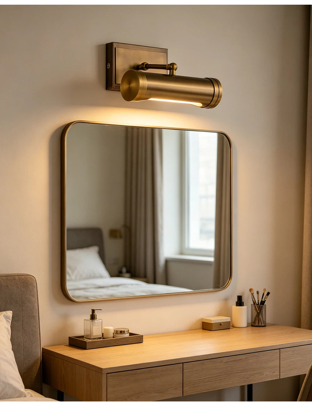 Ondra Vintage Gold Adjustable Picture Wall Light | Celestre