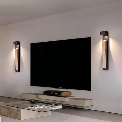 Yero Long Strip Outdoor Wall Light | Celestre