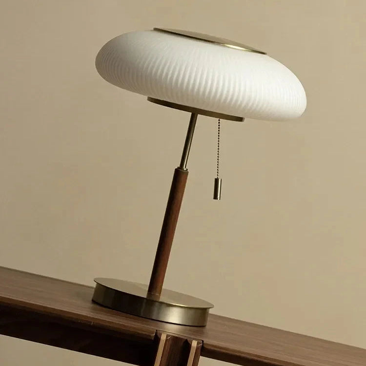 Srix Pleated Saucer Table Lamp | Celestre