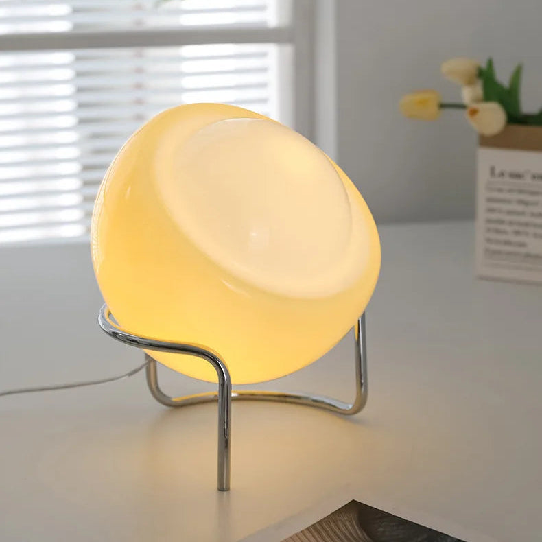 Vele Bauhaus Hemisphere Table Lamp | Celestre