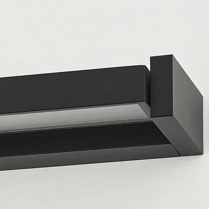 Erixa Adjustable Linear Outdoor Wall Light | Celestre