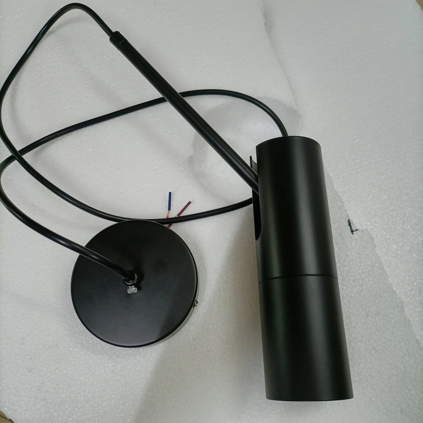 Flyn Cylindrical Pendant Light | Celestre