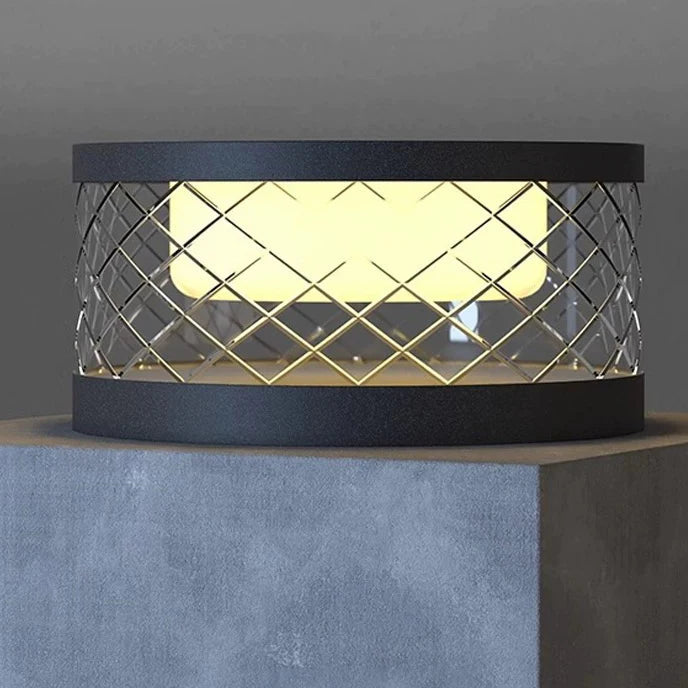 Yexo Solar Round Criss Cross Pillar Light D 40 cm | Celestre