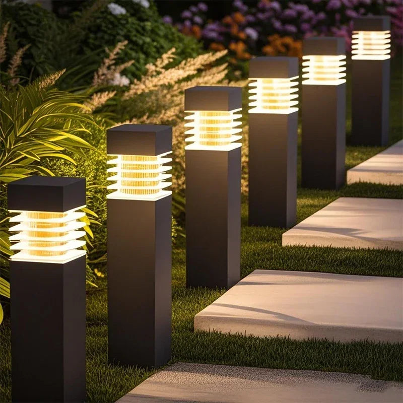 Lile Solar Louvered Bollard Light Warm | Celestre