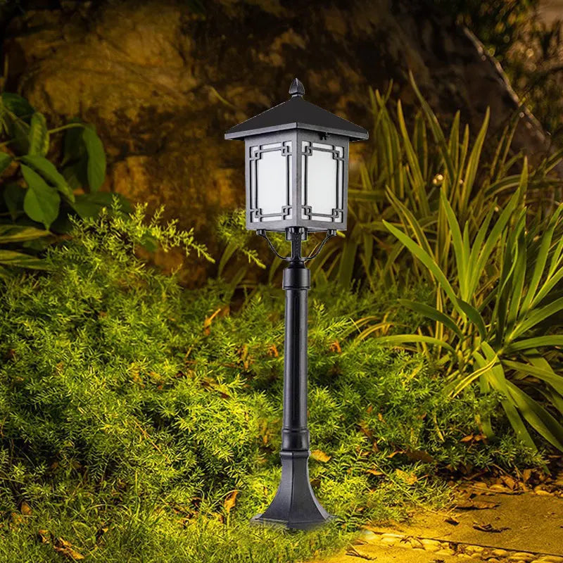 Syle Lantern Windowpane Post Light | Celestre