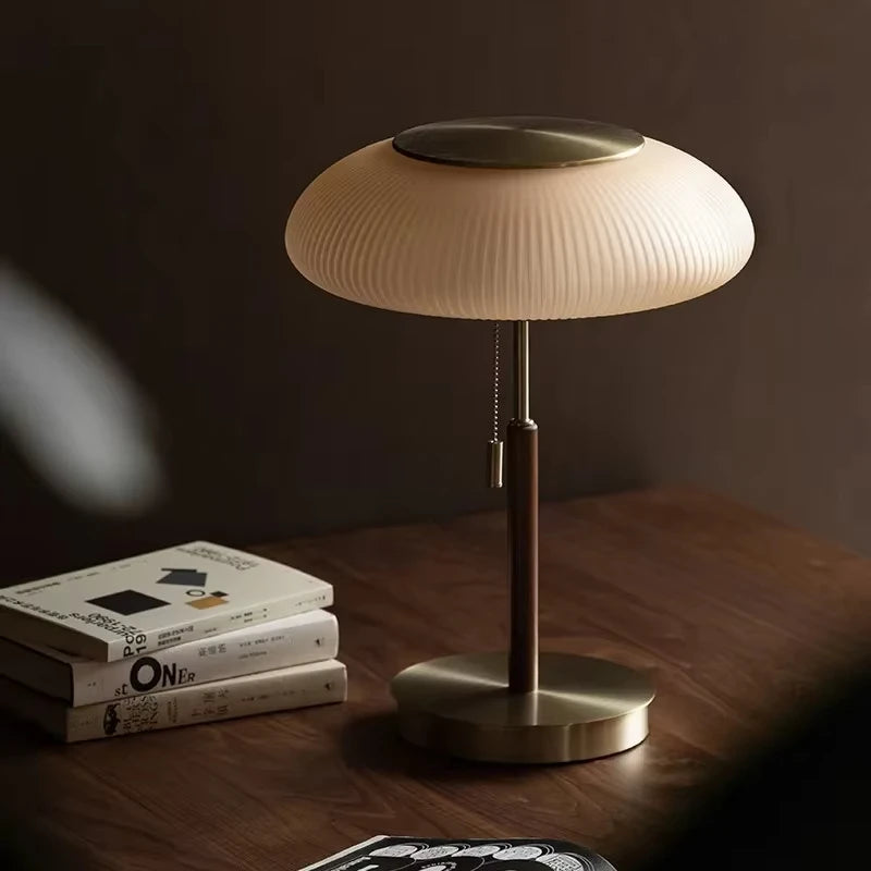 Srix Pleated Saucer Table Lamp | Celestre