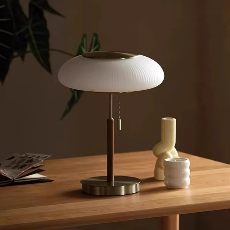 Srix Pleated Saucer Table Lamp | Celestre