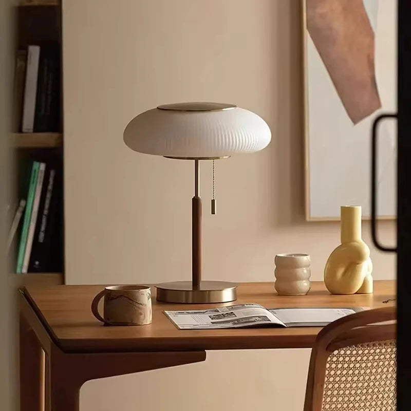 Srix Pleated Saucer Table Lamp | Celestre