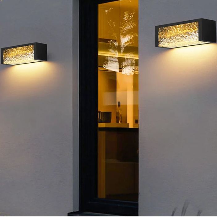 Dile Horizontal Ripple Exterior Wall Light | Celestre